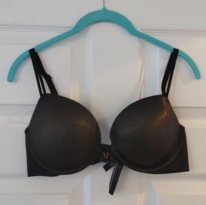 ✨Victoria's Secret Metallic Push Up Bra